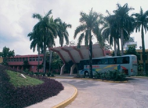 'Hotel - Sierra Maestra - entrada principal' Check our website Cuba Travel Hotels .com often for updates.